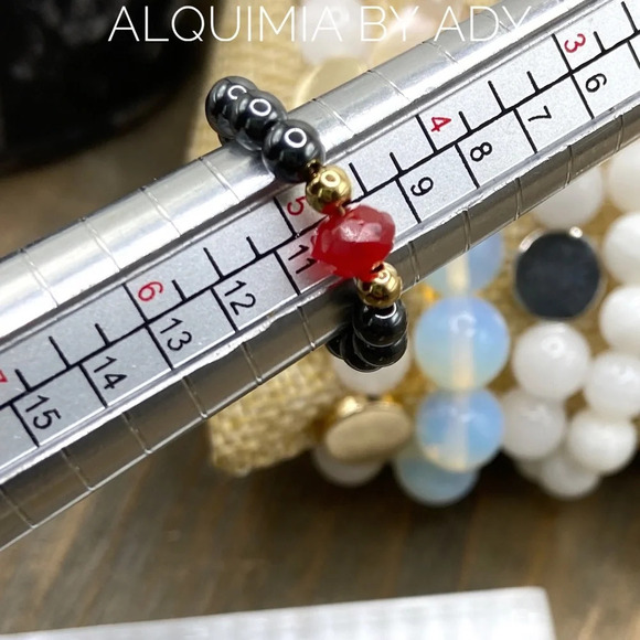 Gold hematite beaded gem ring and untreated ruby - Picture 2 of 5